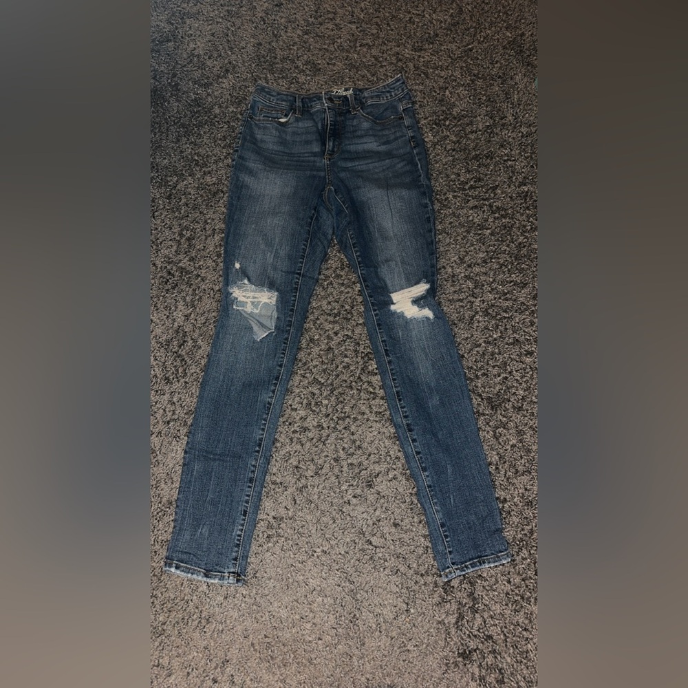 Universal Thread Women's Dark Blue Skinny Jeans